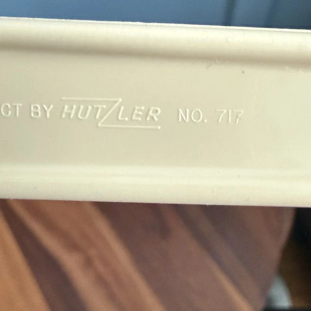 Hutzler Lo-Pol Nylon Spatula Turner No 717 Ivory‎ Slotted  Angled Heat Resistant